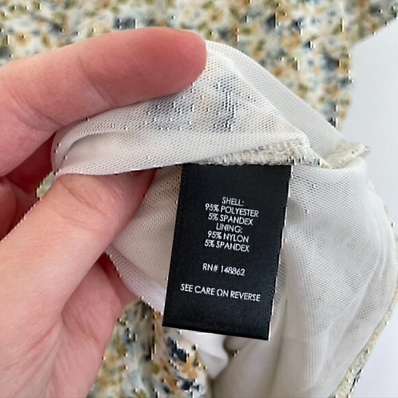 NEW NWT TORRID 2 Plus Size Stretch Mesh Crew Neck Ruched Top White Blue Floral - Picture 10 of 12